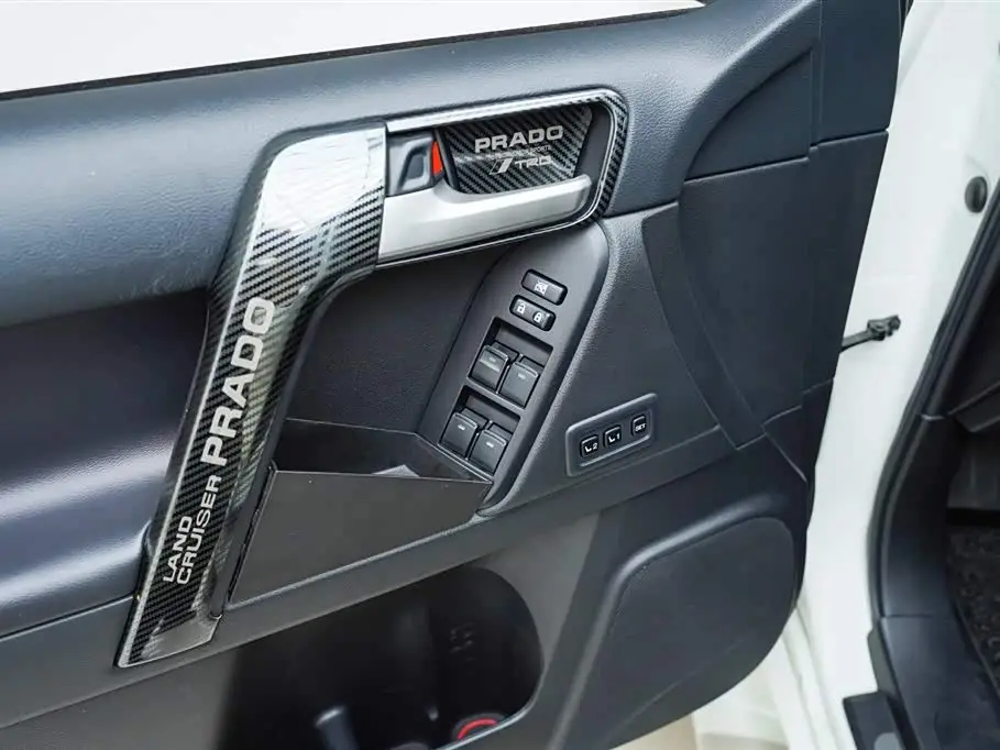Toyota Prado 2019 — Photo 7/20