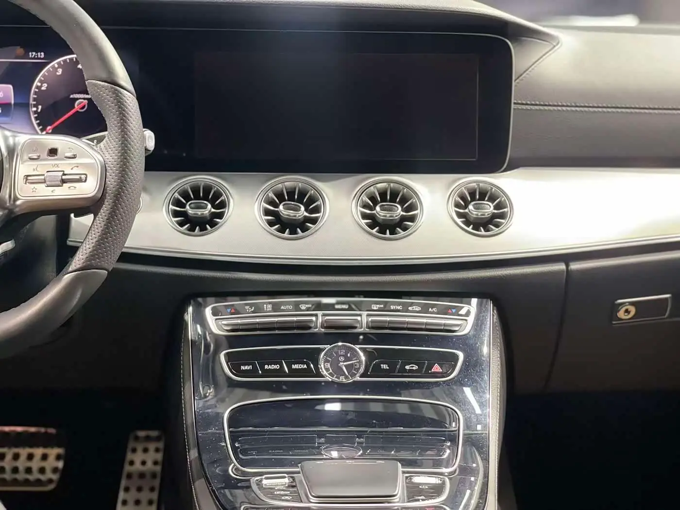 Mercedes-Benz E-Class 2019 — Фото 17/20