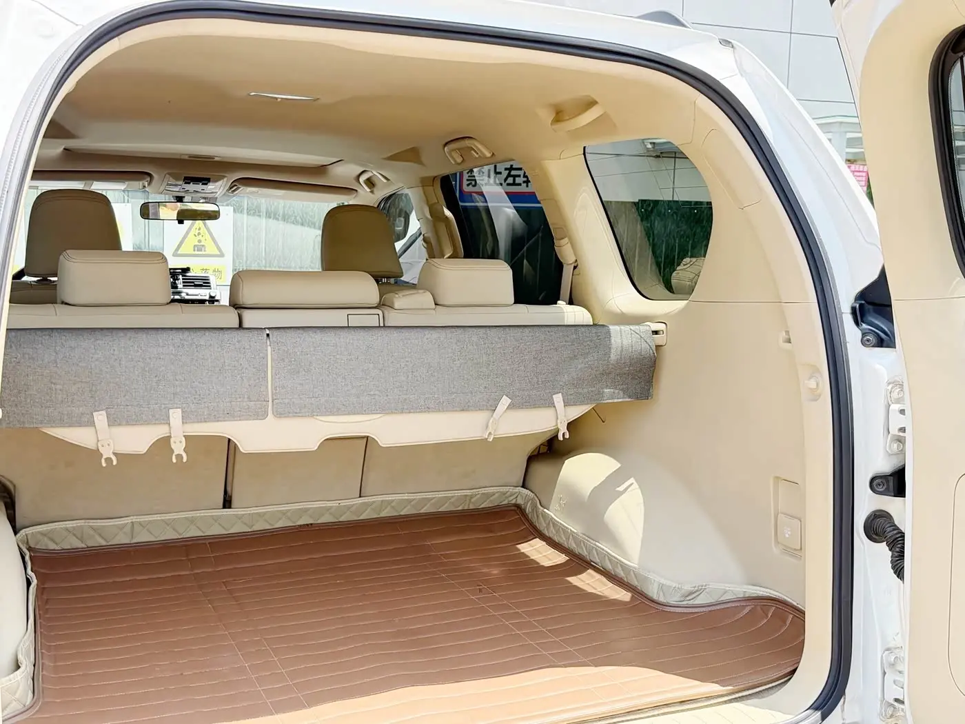 Toyota Prado 2014 — Photo 14/19