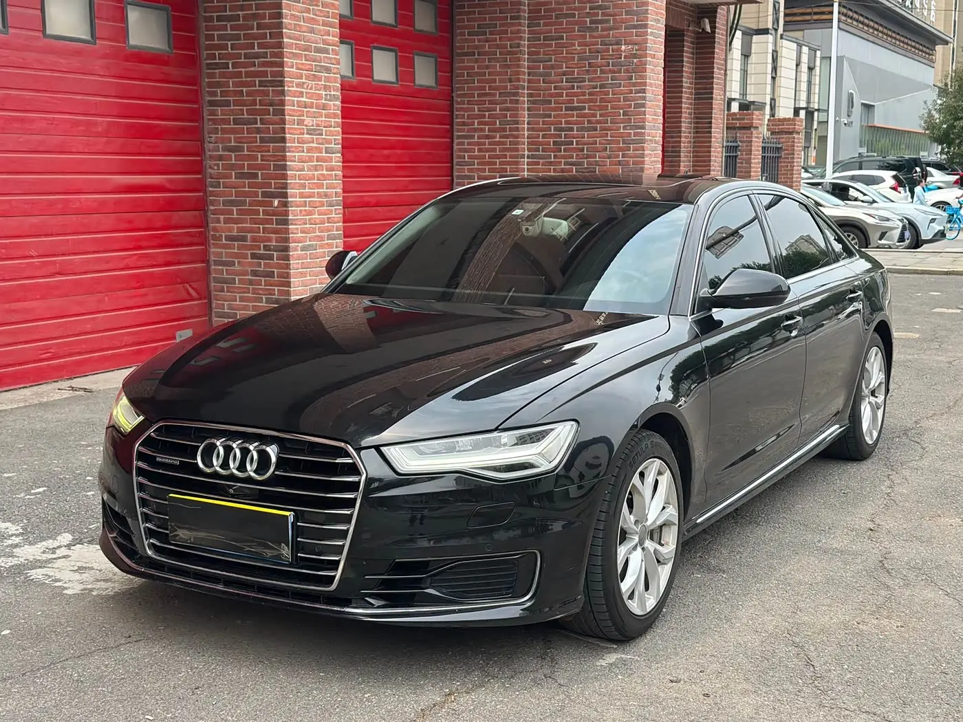 Audi A6L 2016 — Фото 1/12