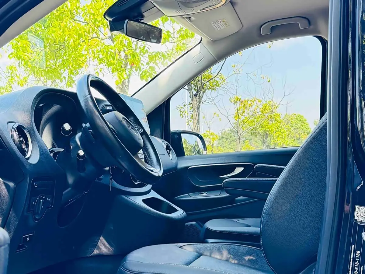 Mercedes-Benz Vito 2022 — Photo 5/20