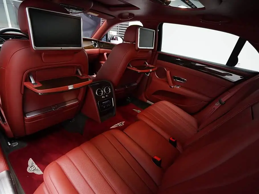 Bentley Flying Spur 2017 — Фото 14/20