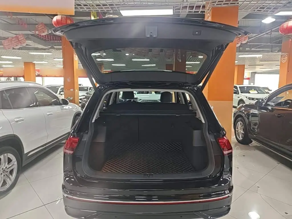Volkswagen Tiguan L 2025 — Фото 19/20
