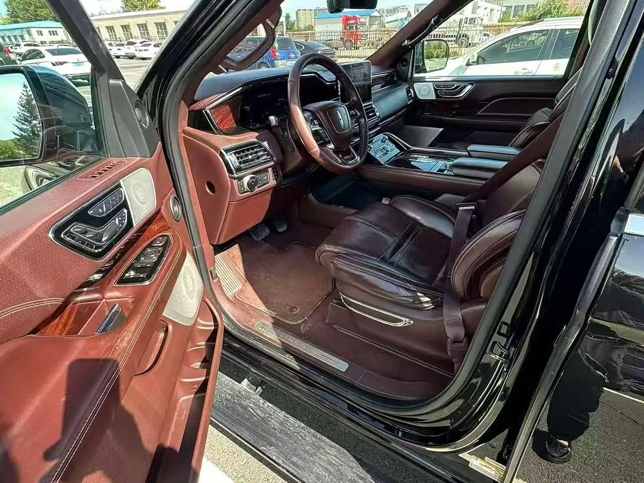 Lincoln Navigator 2020 — Photo 6/7