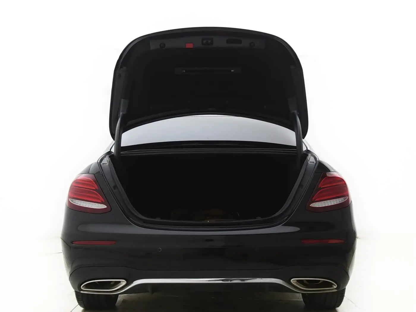 Mercedes-Benz E-Class 2020 — Фото 15/20