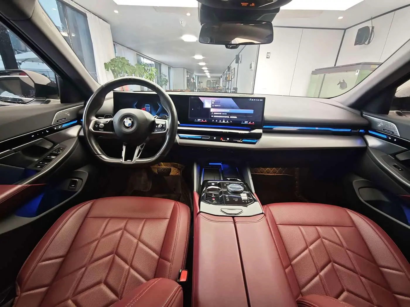 BMW 5 Series 2024 — Photo 8/15