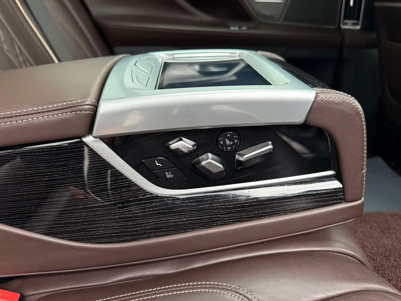 BMW 7 Series 2020 — Photo 4/15