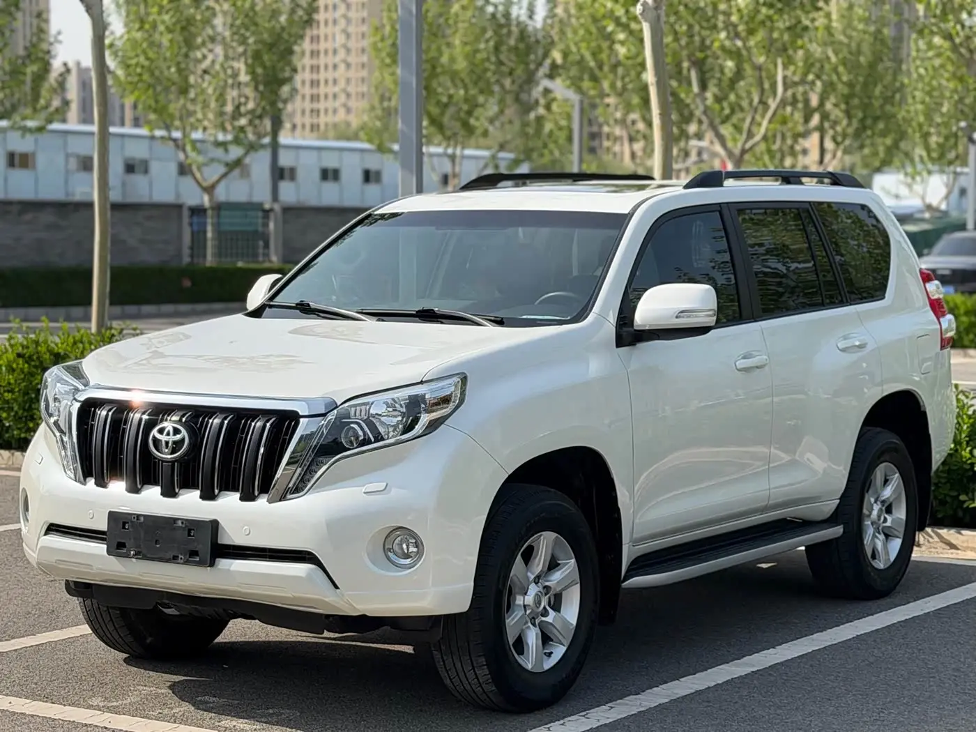 Toyota Prado 2015 — Фото 1/20