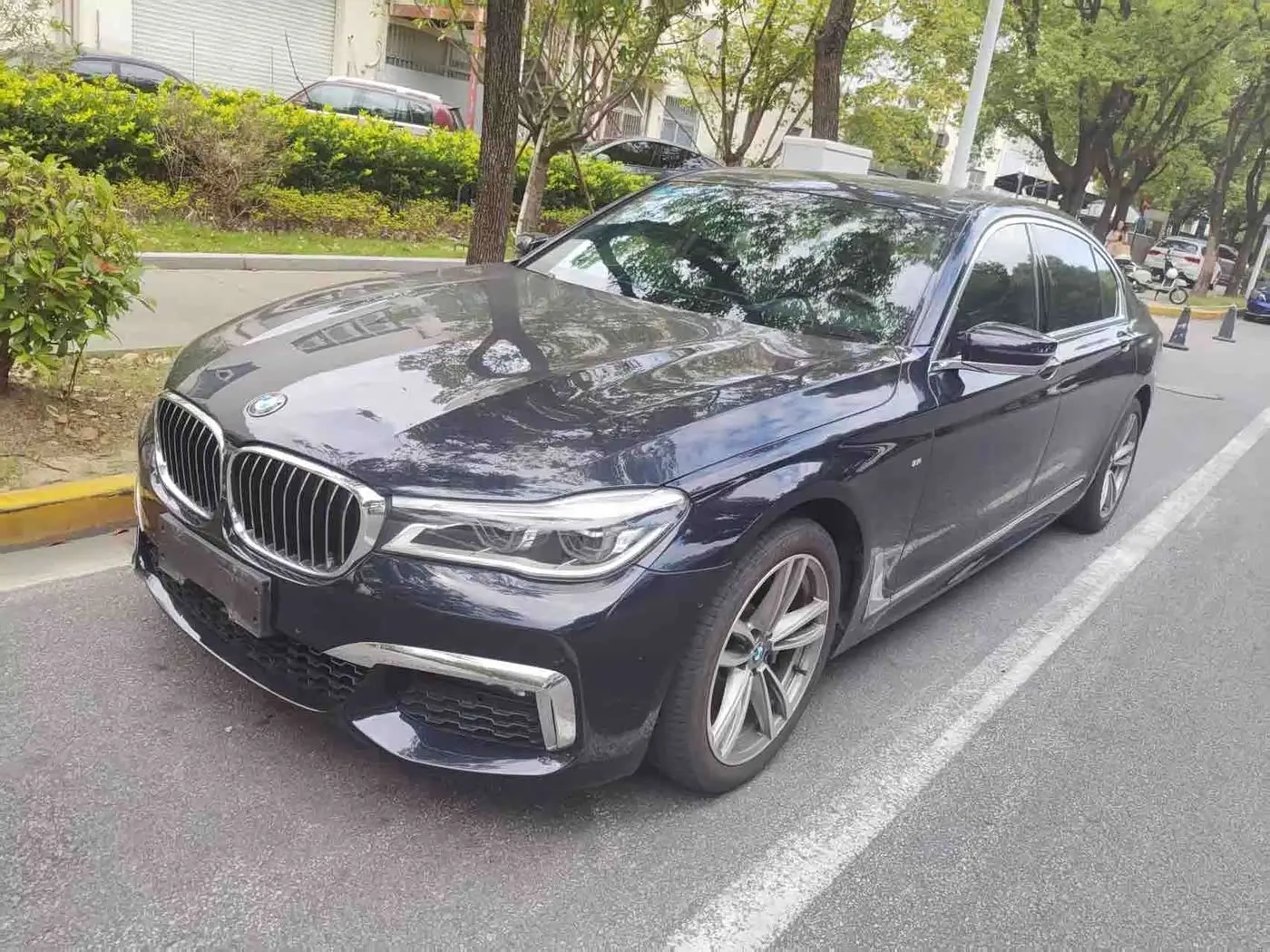 BMW 7 Series 2018 — Фото 1/9