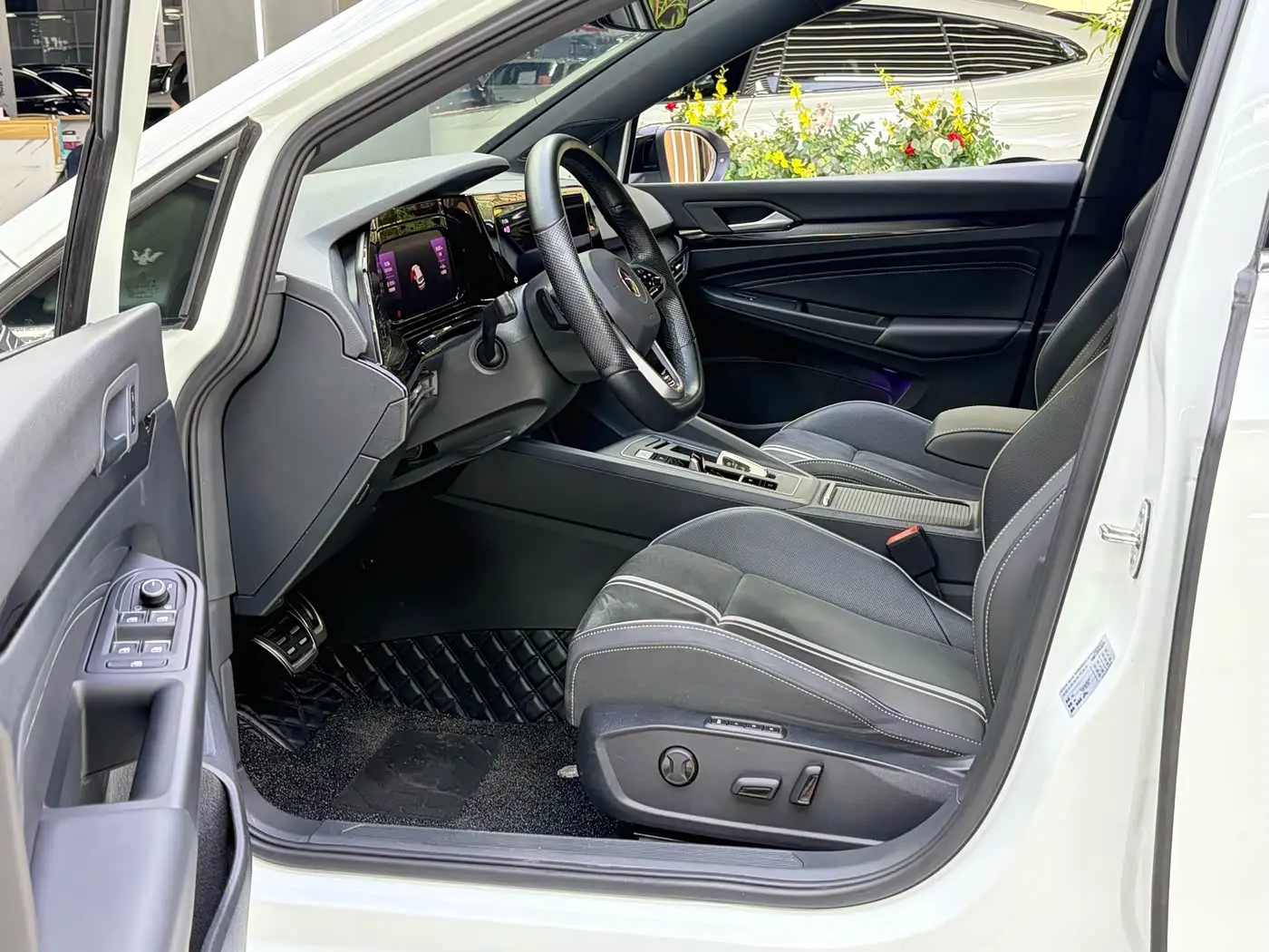 Volkswagen Golf 2021 — Photo 18/20