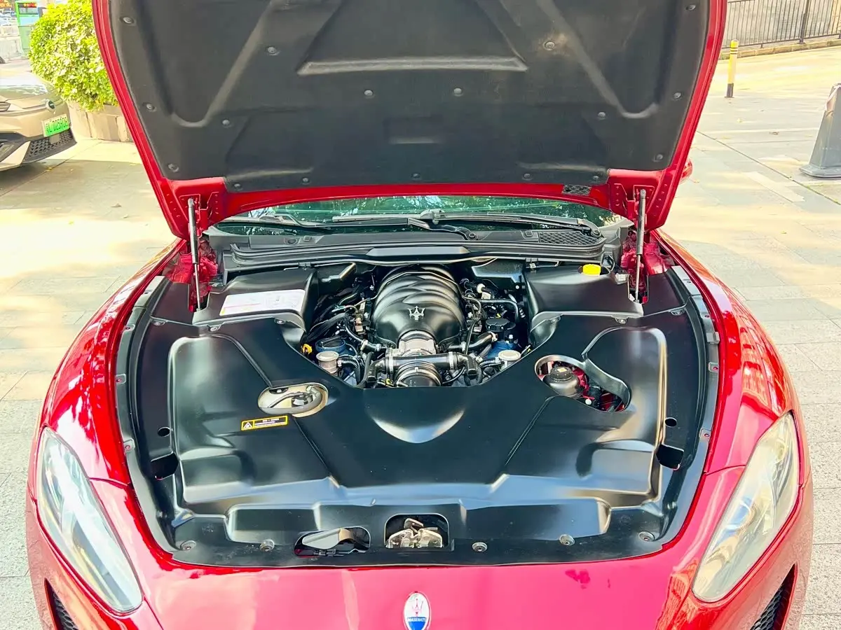 Maserati GranTurismo 2015 — Şəkil 11/11