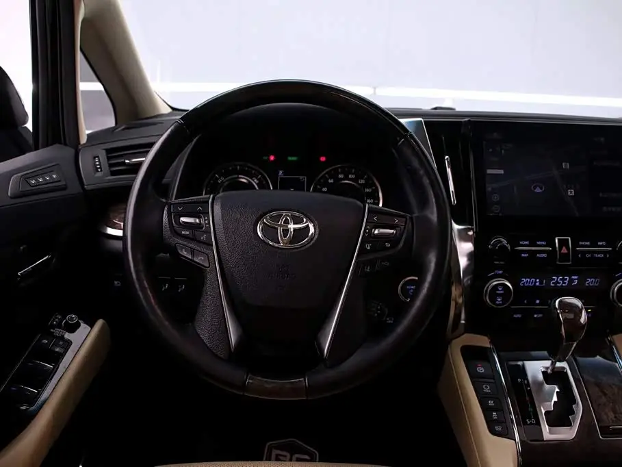 Toyota Vellfire 2023 — Фото 7/20