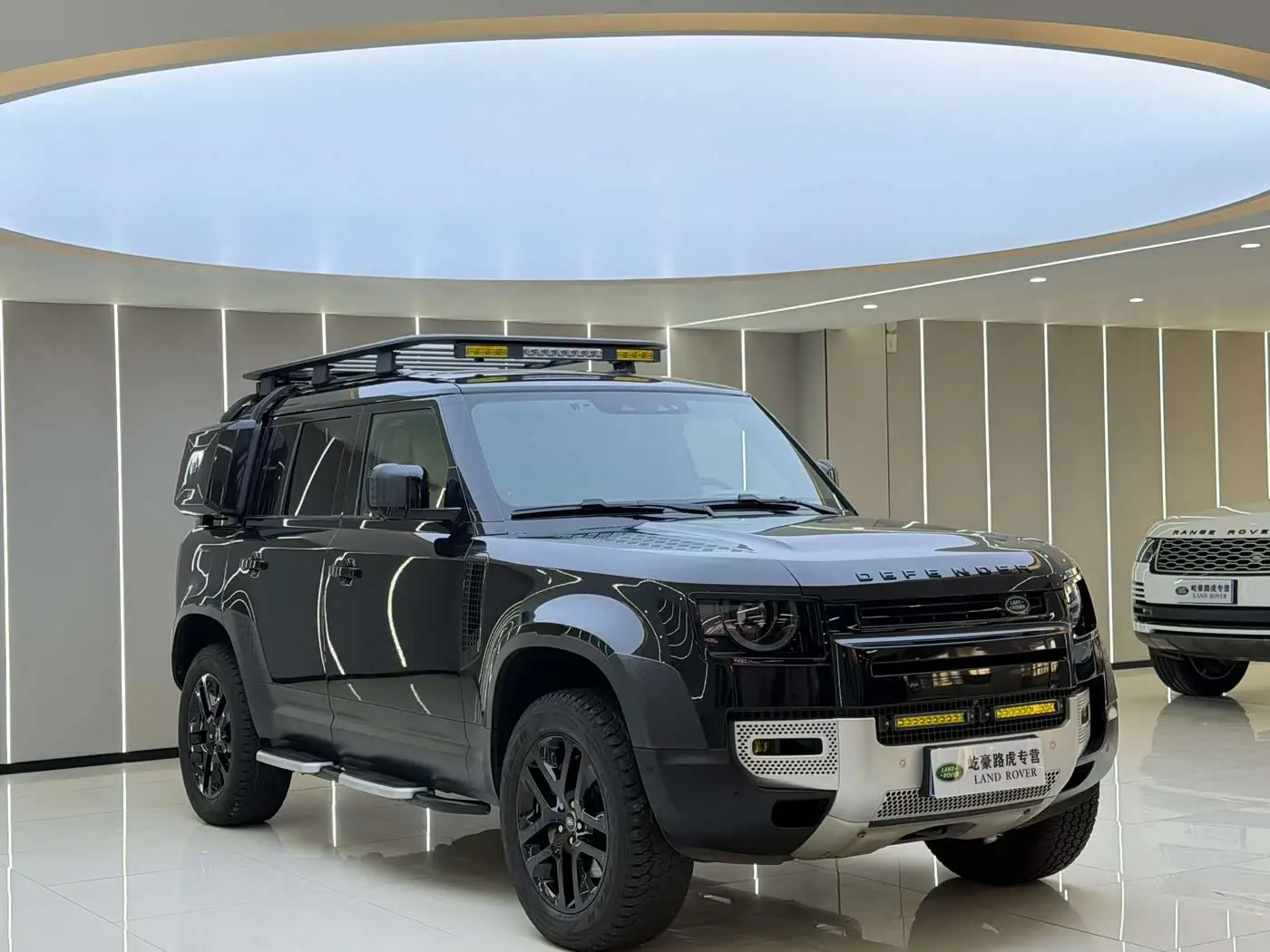 Land Rover Defender 2021 — Photo 3/9