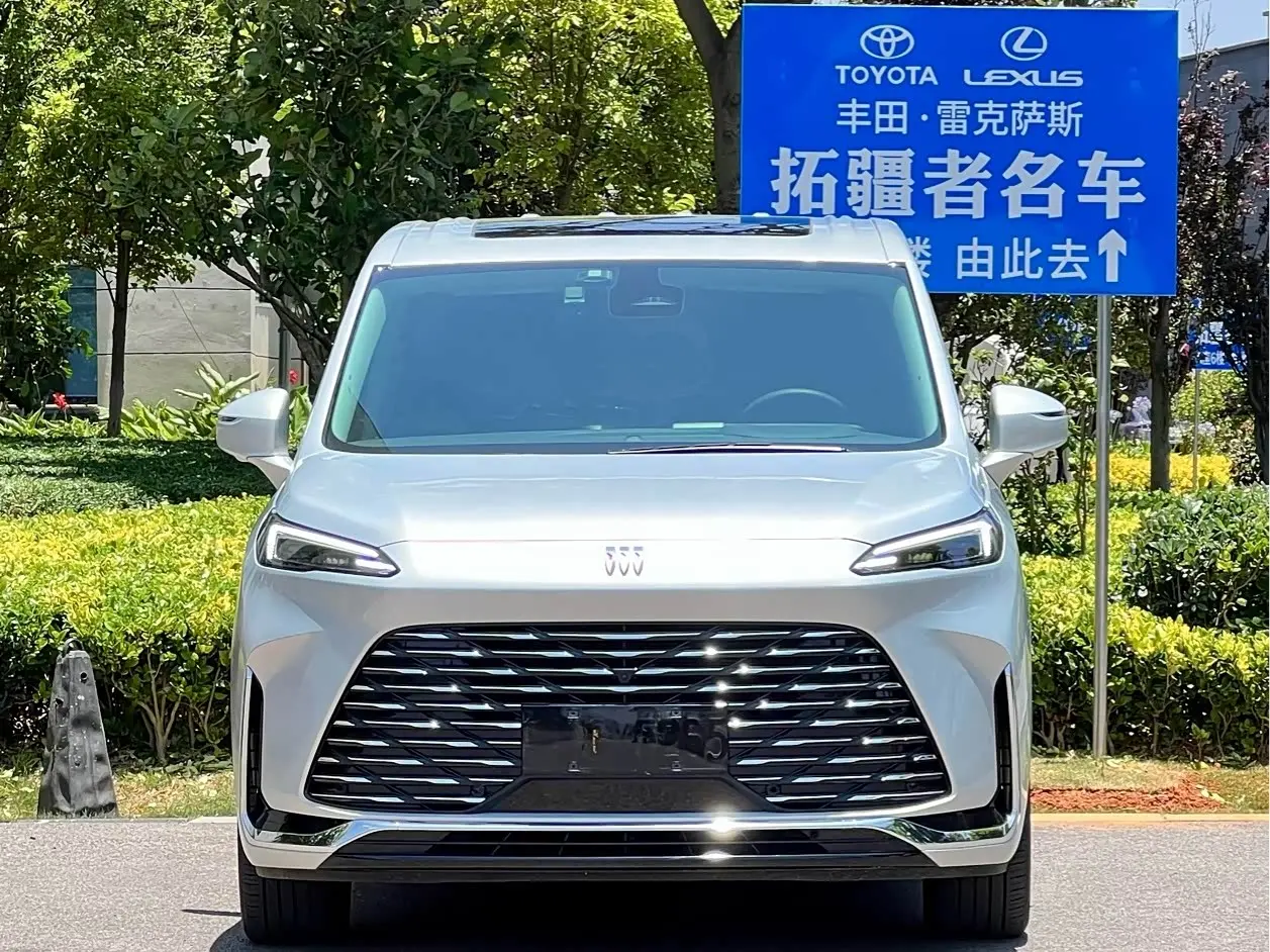 Buick GL8 New Energy 2025 — Photo 2/15