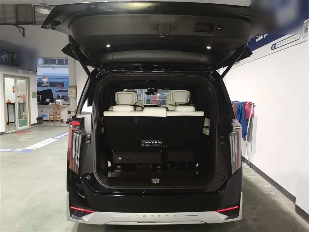 GAC Trumpchi Trumpchi M8 2023 — Photo 19/20