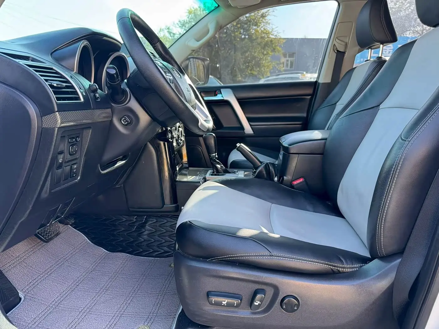 Toyota Prado 2015 — Фото 4/9