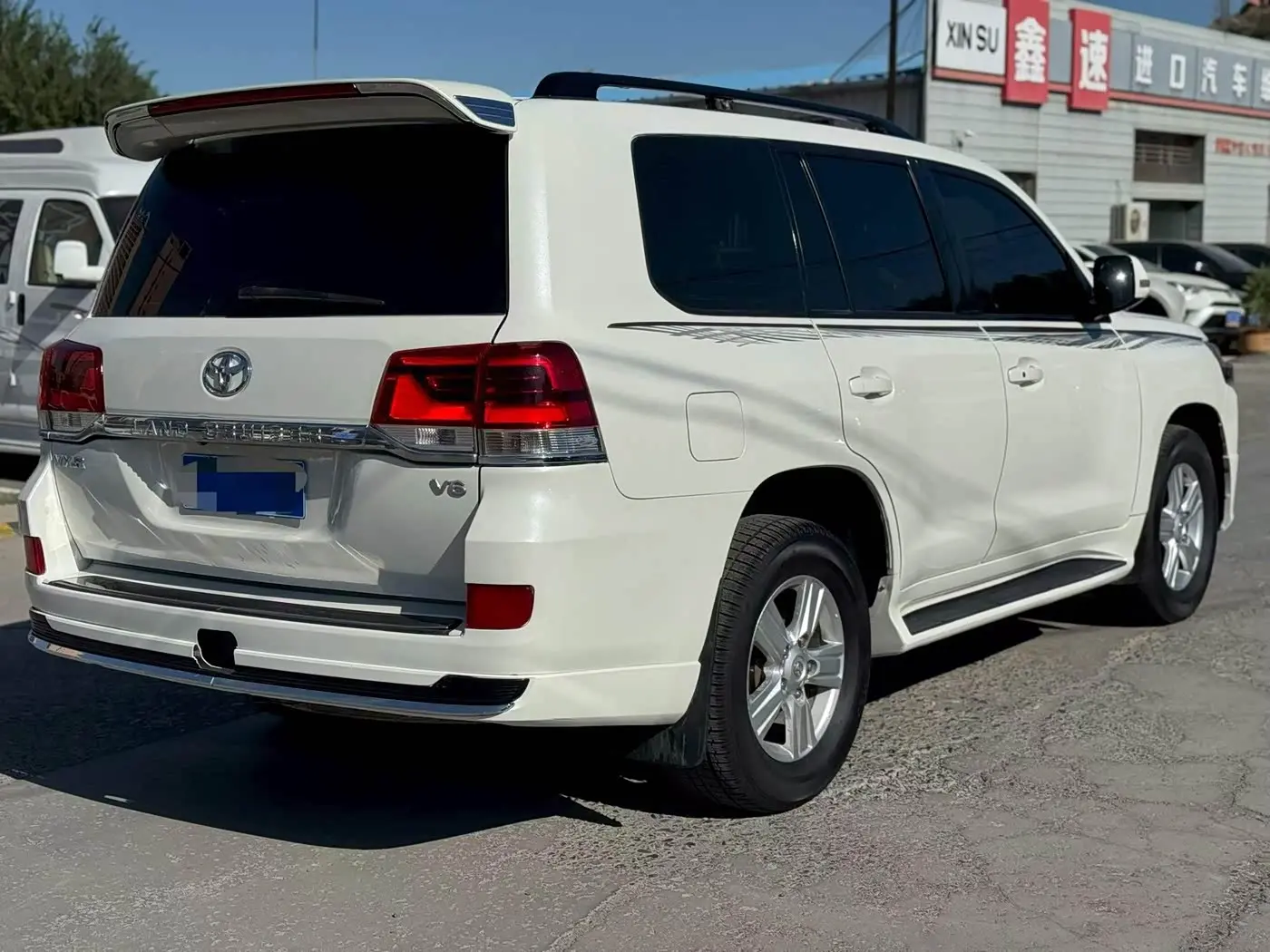 Toyota Land Cruiser 2015 — Photo 9/15