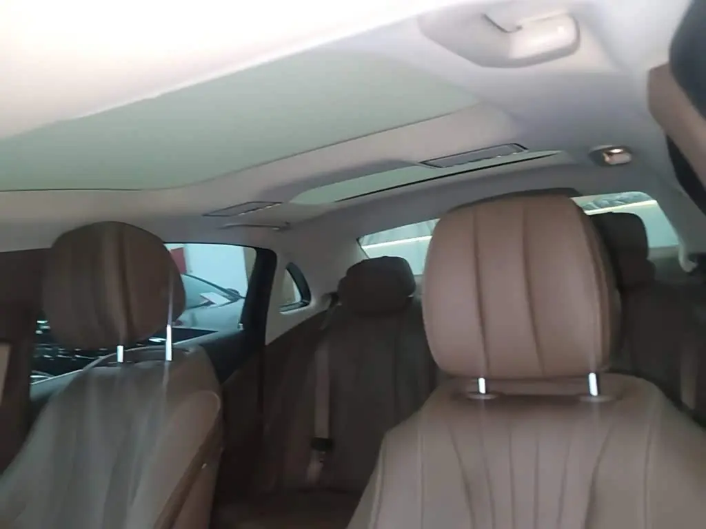 Mercedes-Benz E-Class 2023 — Şəkil 18/20