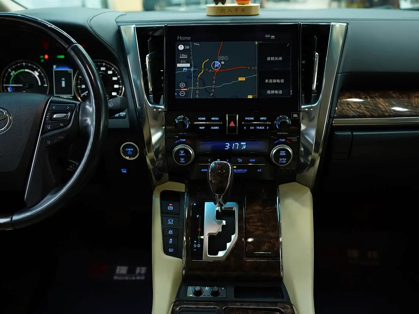 Toyota Alphard 2020 — Photo 9/20