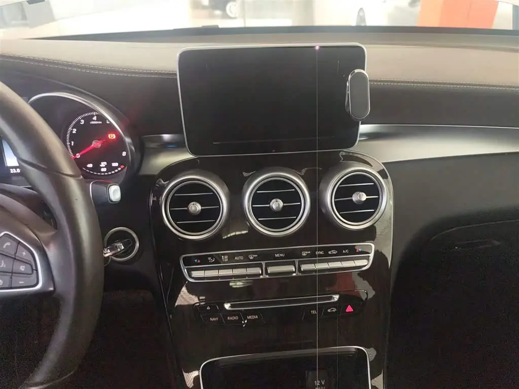 Mercedes-Benz GLC 2019 — Фото 9/20