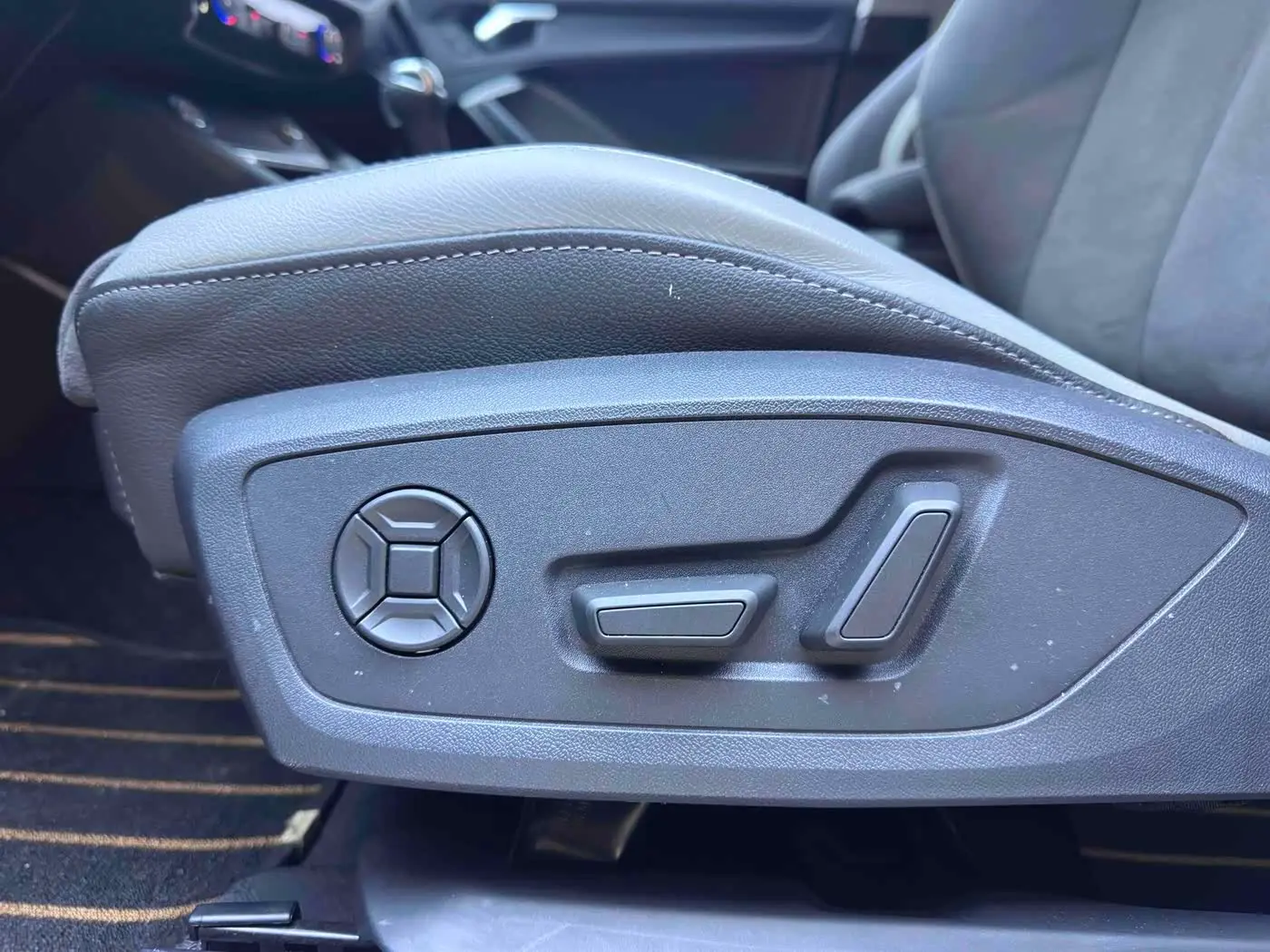 Audi Q3 2023 — Фото 15/20