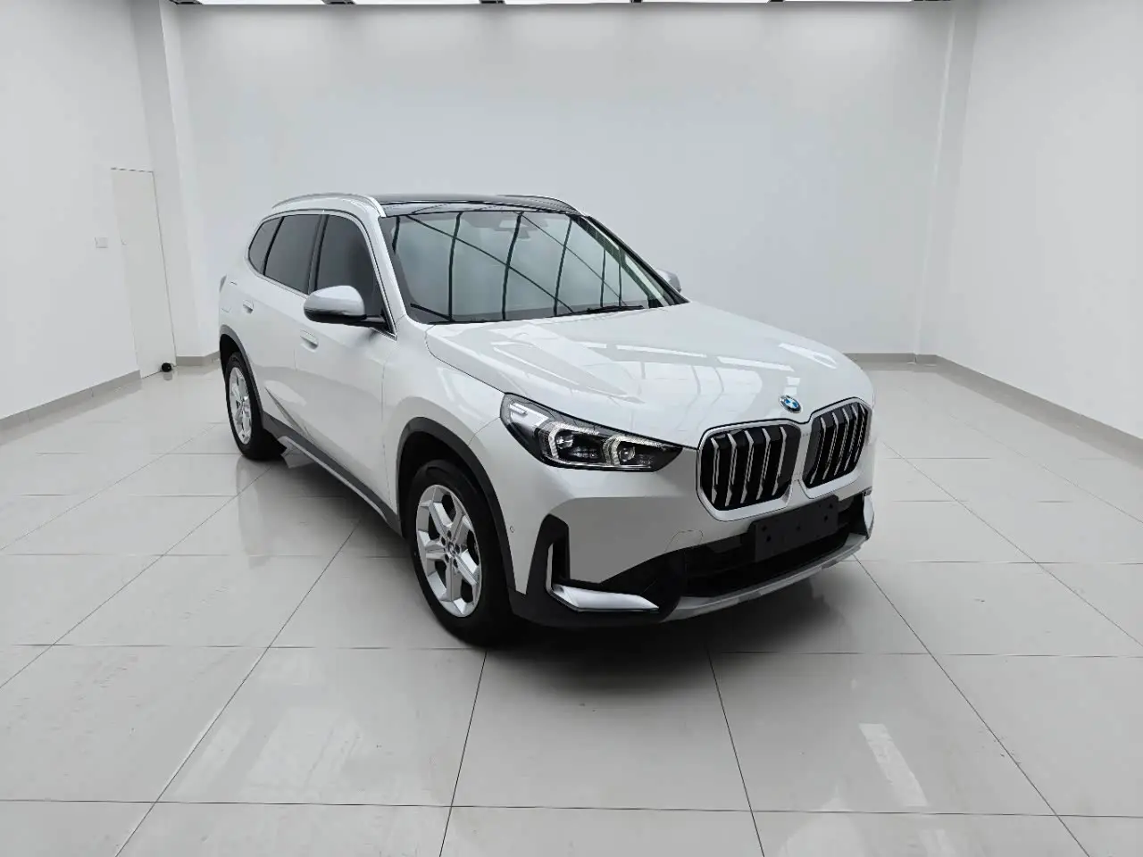 BMW X1 2023 — Photo 2/15