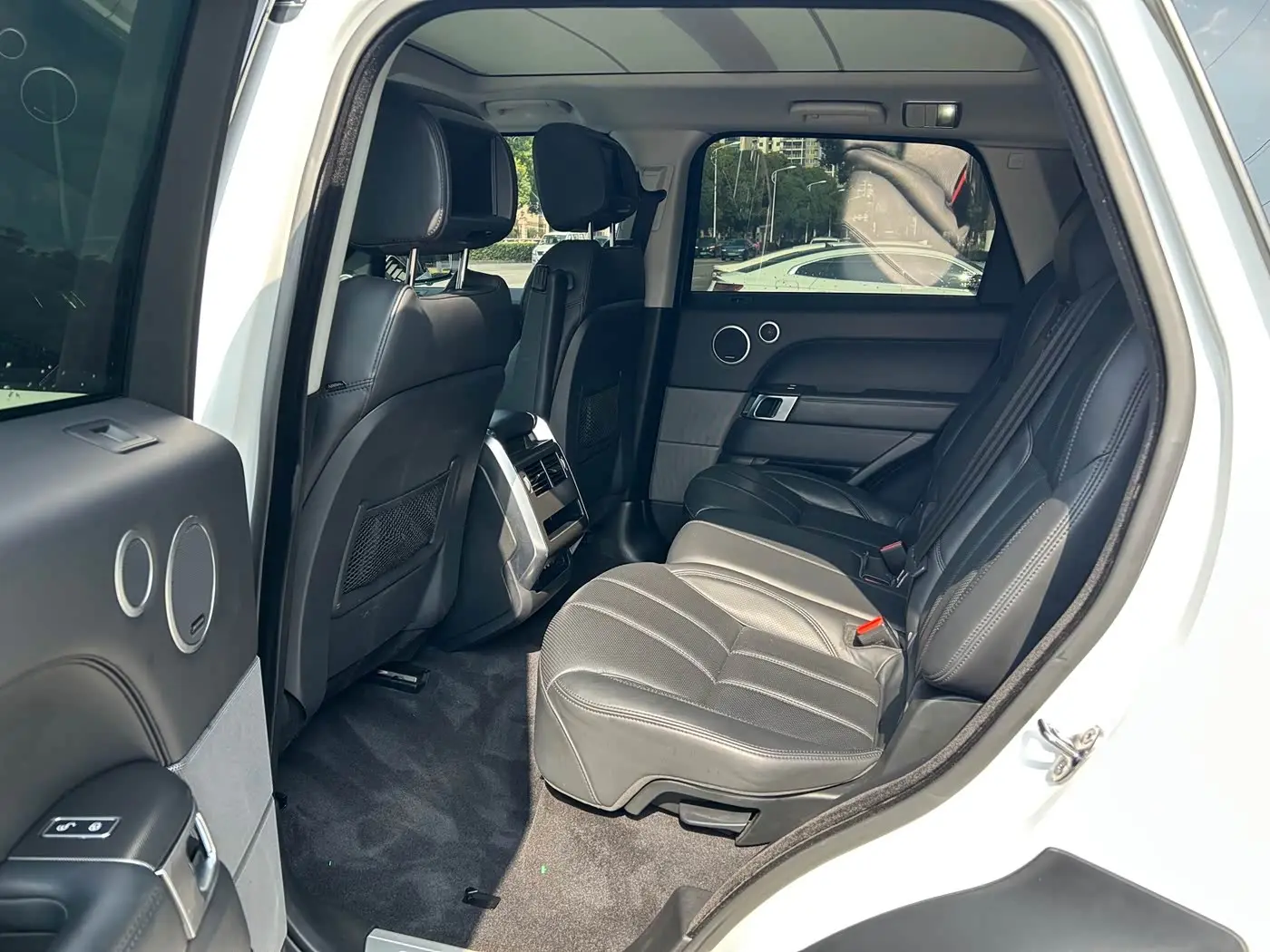 Land Rover Range Rover Sport 2016 — Фото 12/19
