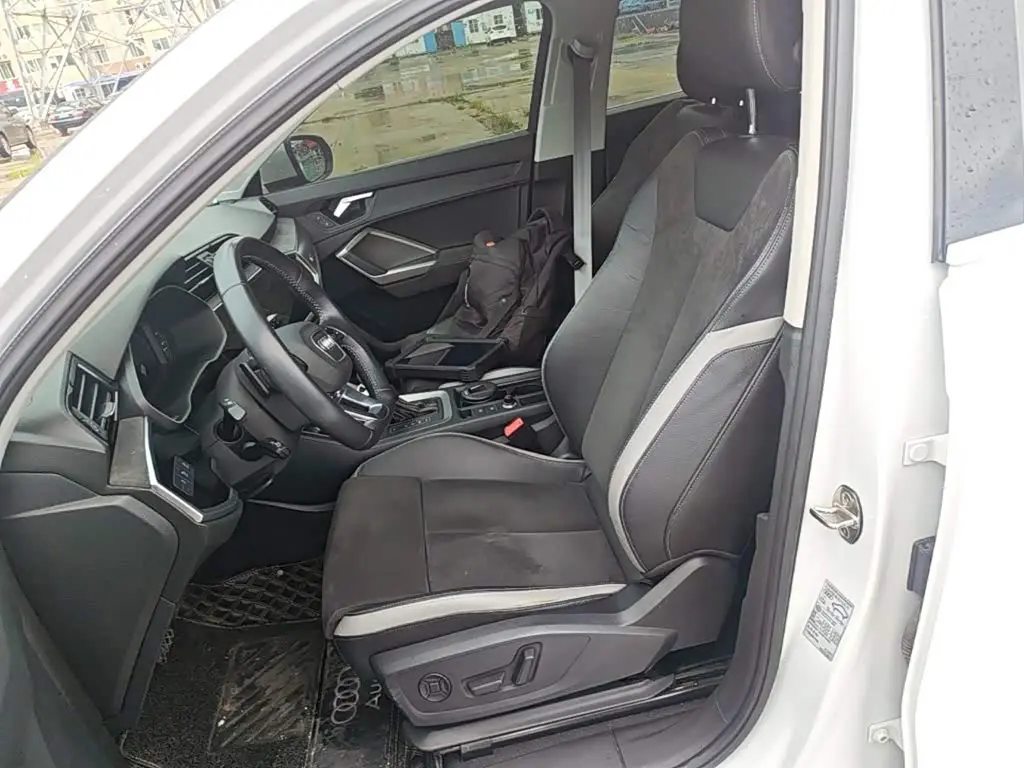 Audi Q3 2021 — Şəkil 15/20
