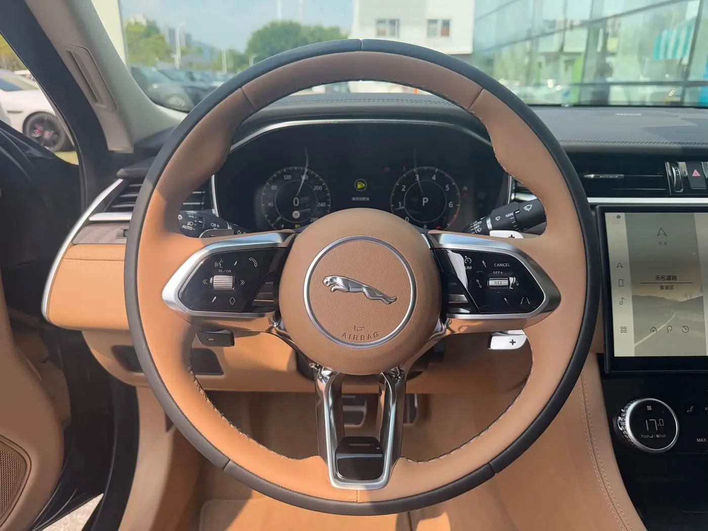 Jaguar XFL 2025 — Photo 13/20