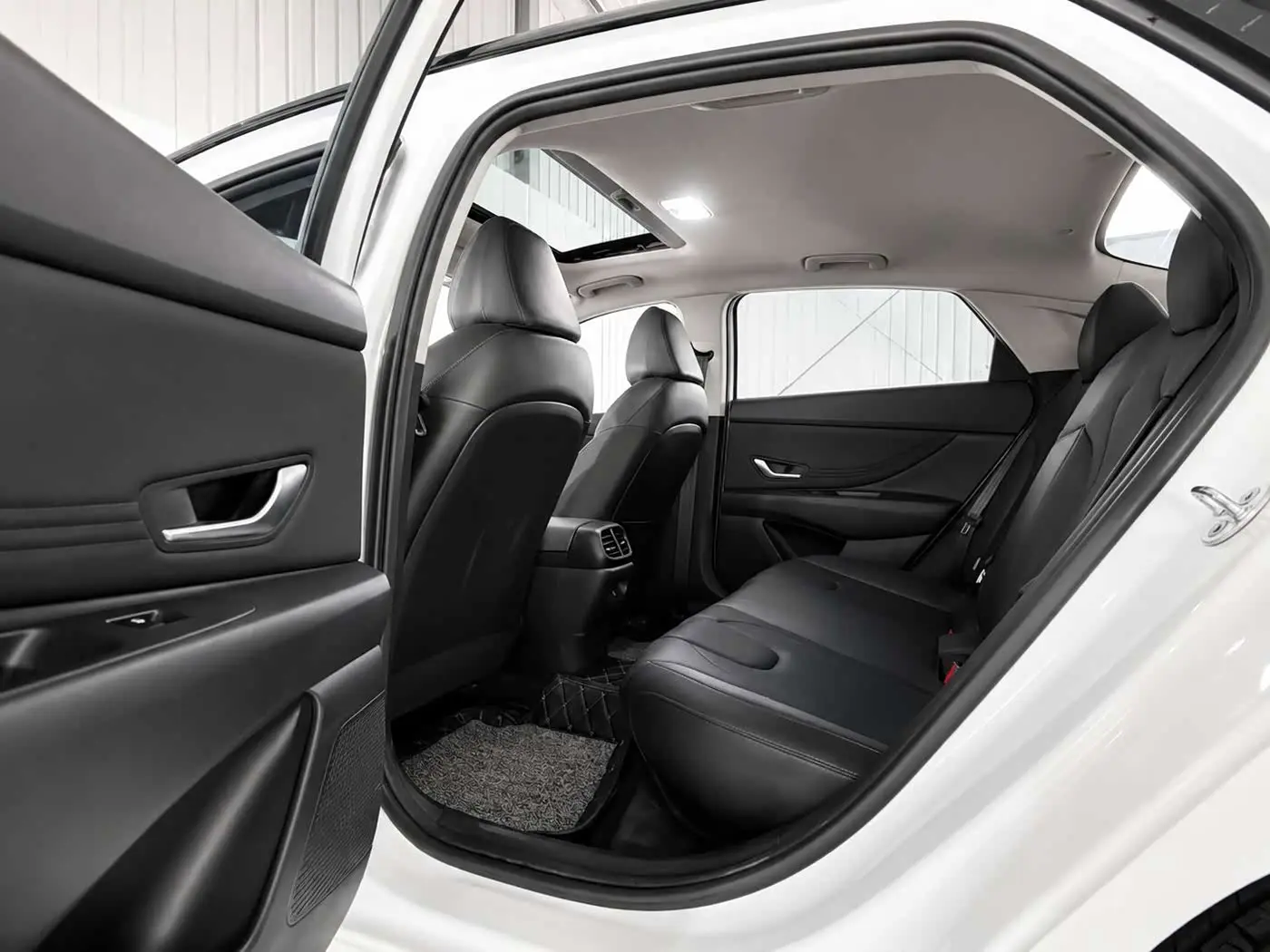 Hyundai Elantra 2023 — Photo 14/20