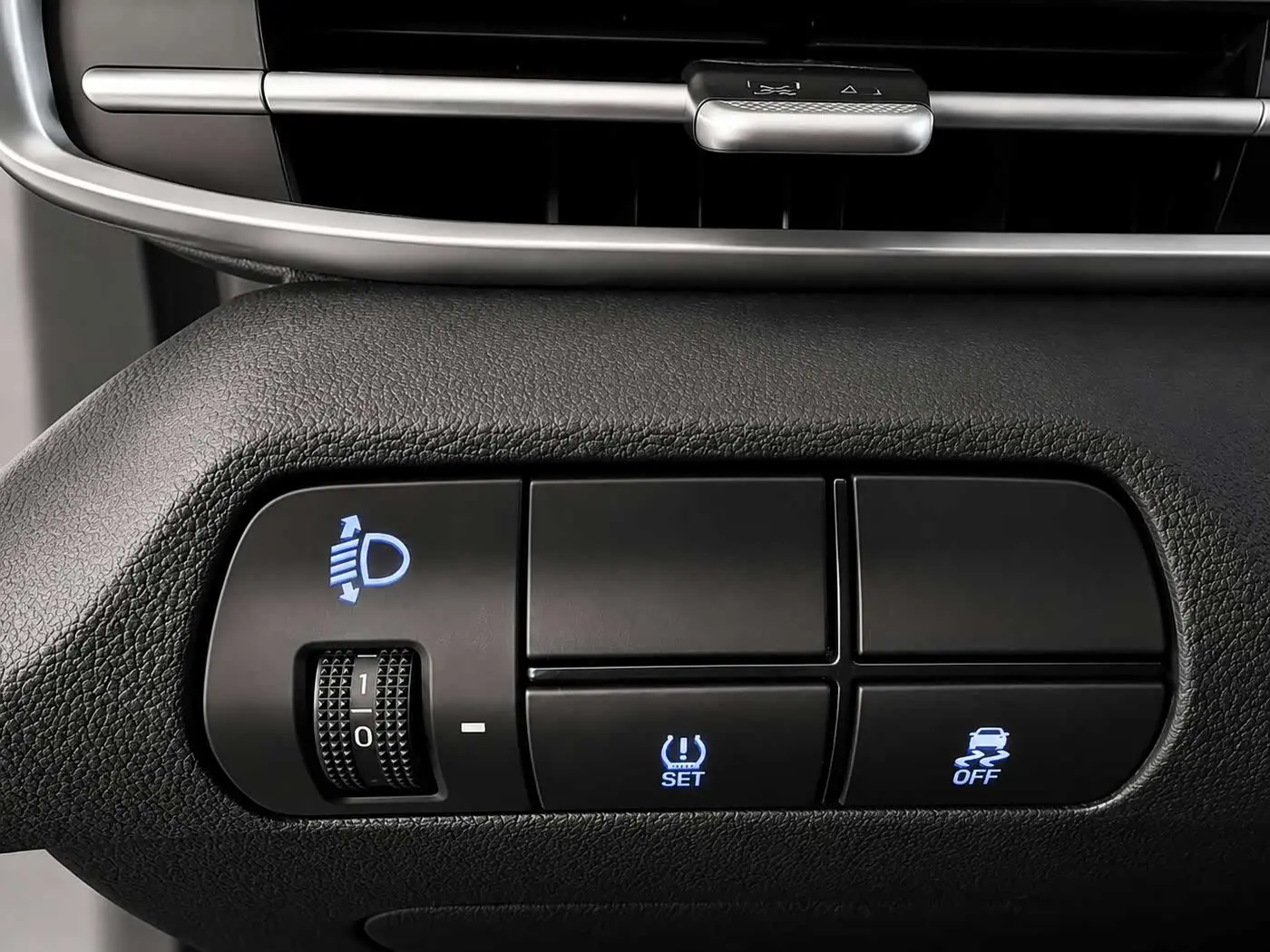 Hyundai Elantra 2023 — Photo 18/20