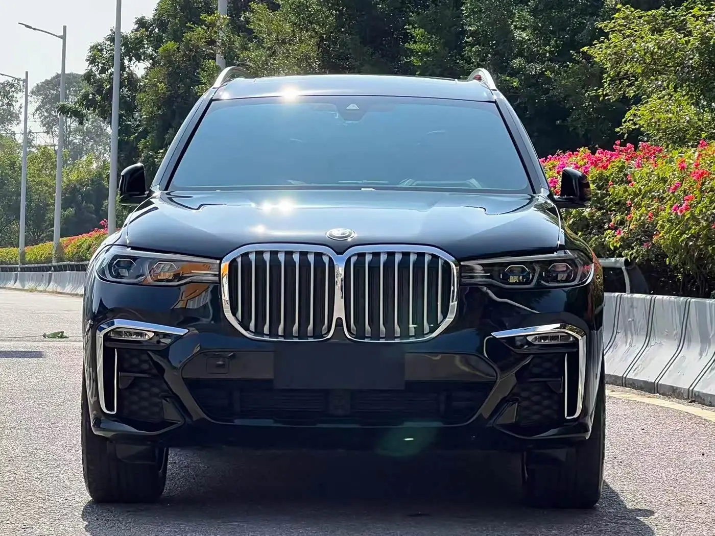 BMW X7 2020 — Фото 2/20