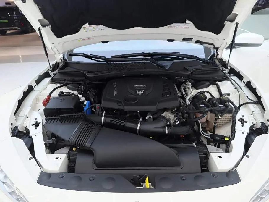 Maserati Ghibli 2021 — Photo 19/20