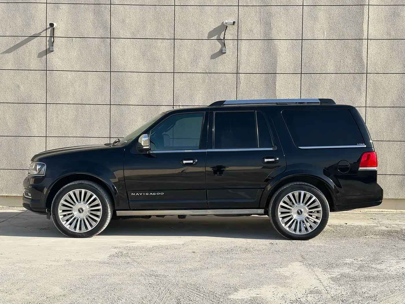 Lincoln Navigator 2018 — Photo 13/16