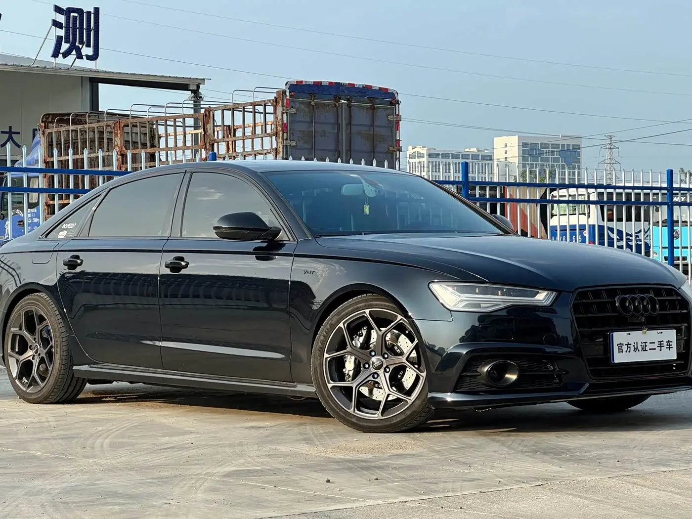 Audi A6L 2017 — Фото 3/13