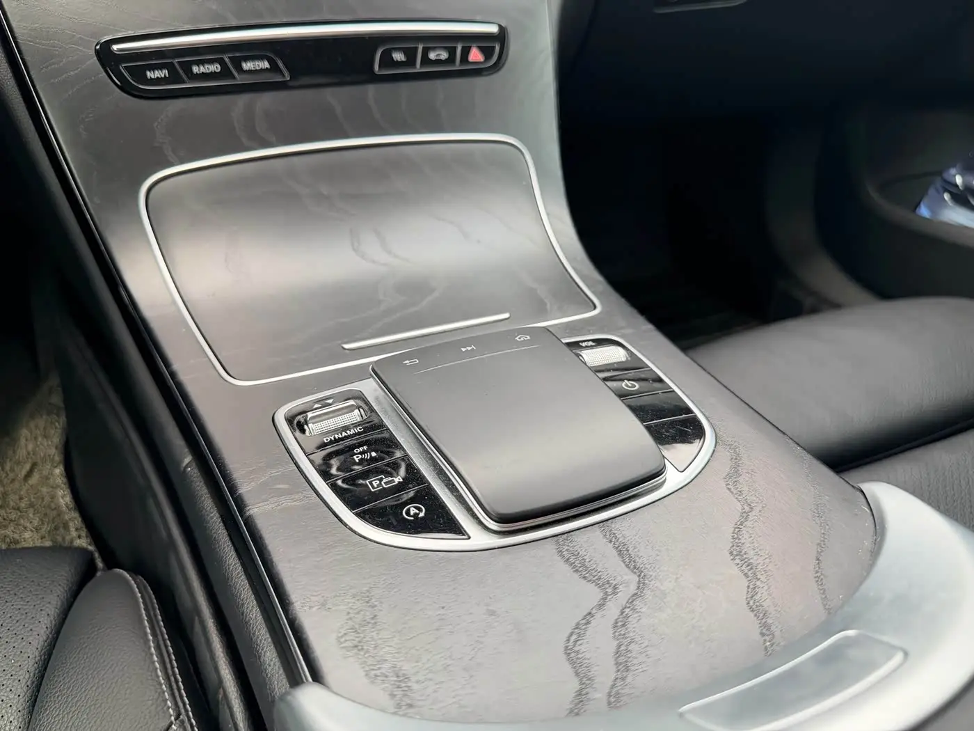 Mercedes-Benz C-Class 2019 — Photo 16/20