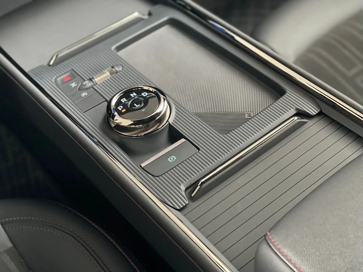 Ford Mondeo 2025 — Photo 14/20