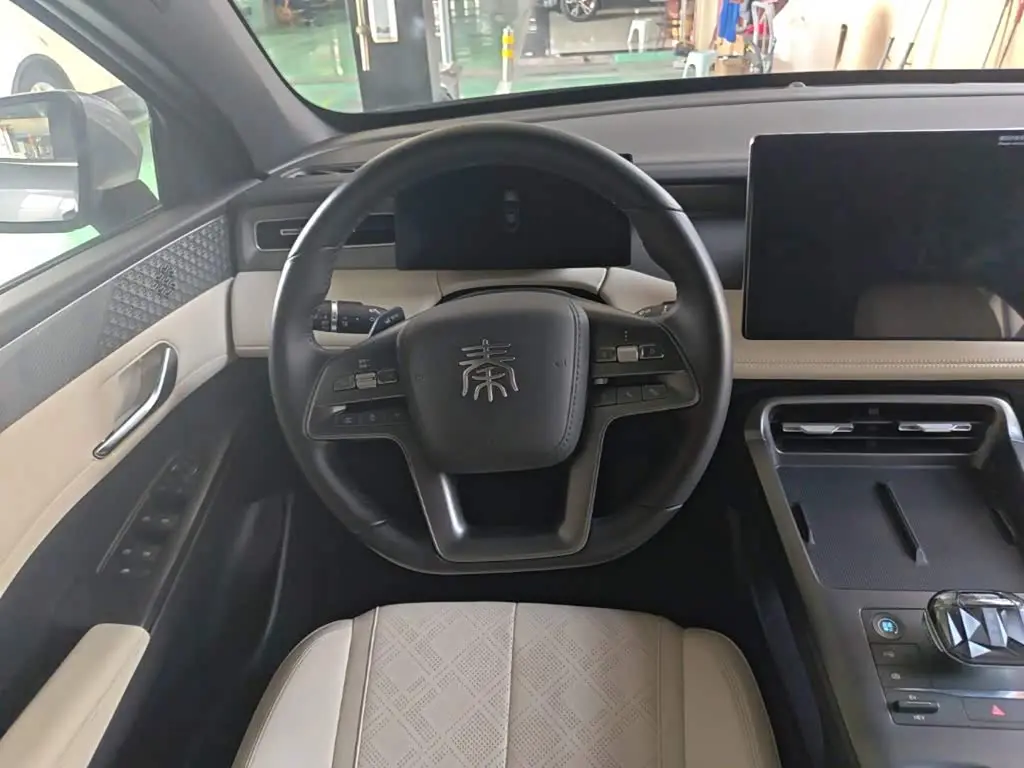 BYD Qin PLUS 2025 — Photo 11/20