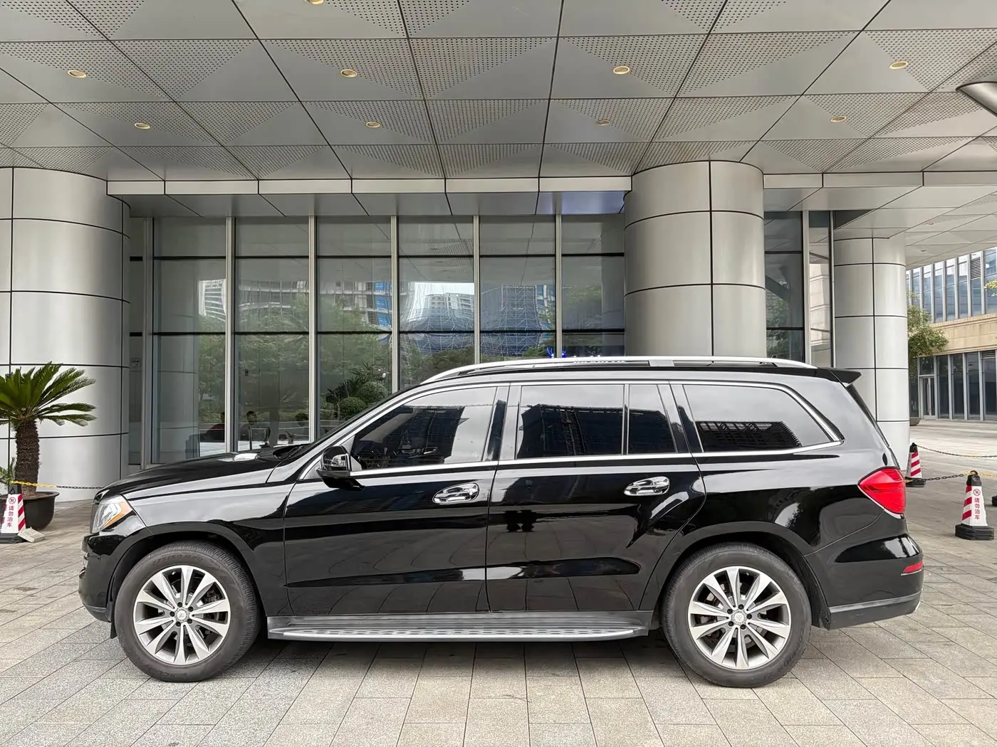 Mercedes-Benz GL-Class 2015 — Фото 4/17
