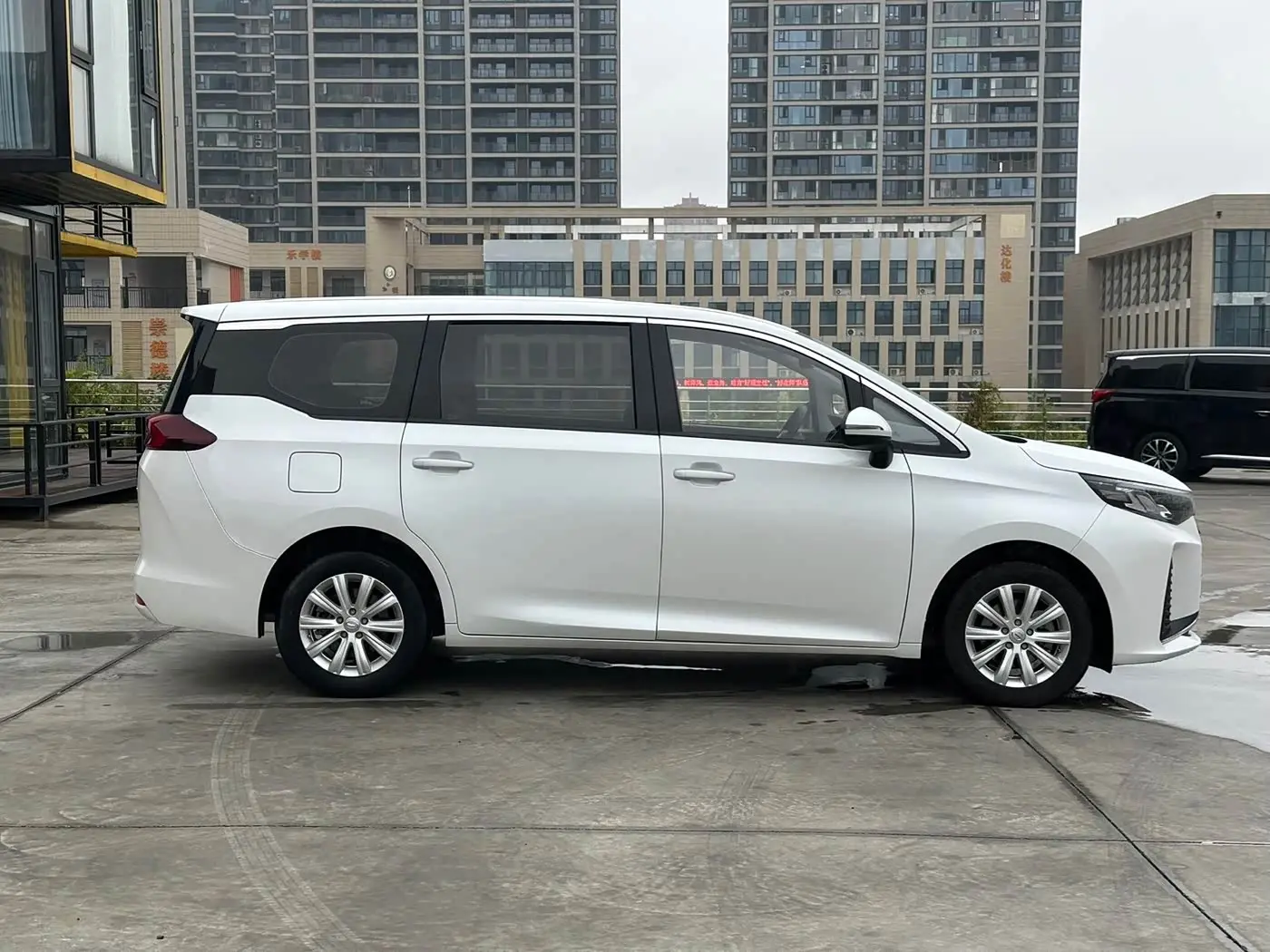 GAC Trumpchi Trumpchi M6 2022 — Photo 8/20
