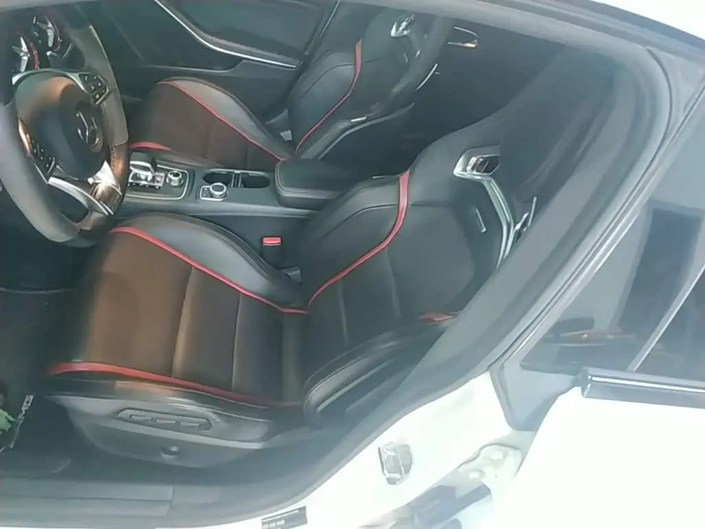 Mercedes-Benz CLA AMG 2019 — Фото 15/20