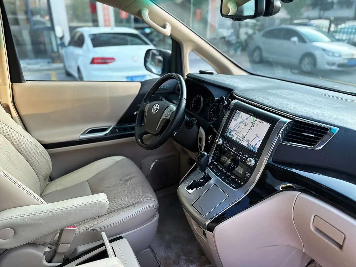 Toyota Alphard 2014 — Фото 8/16
