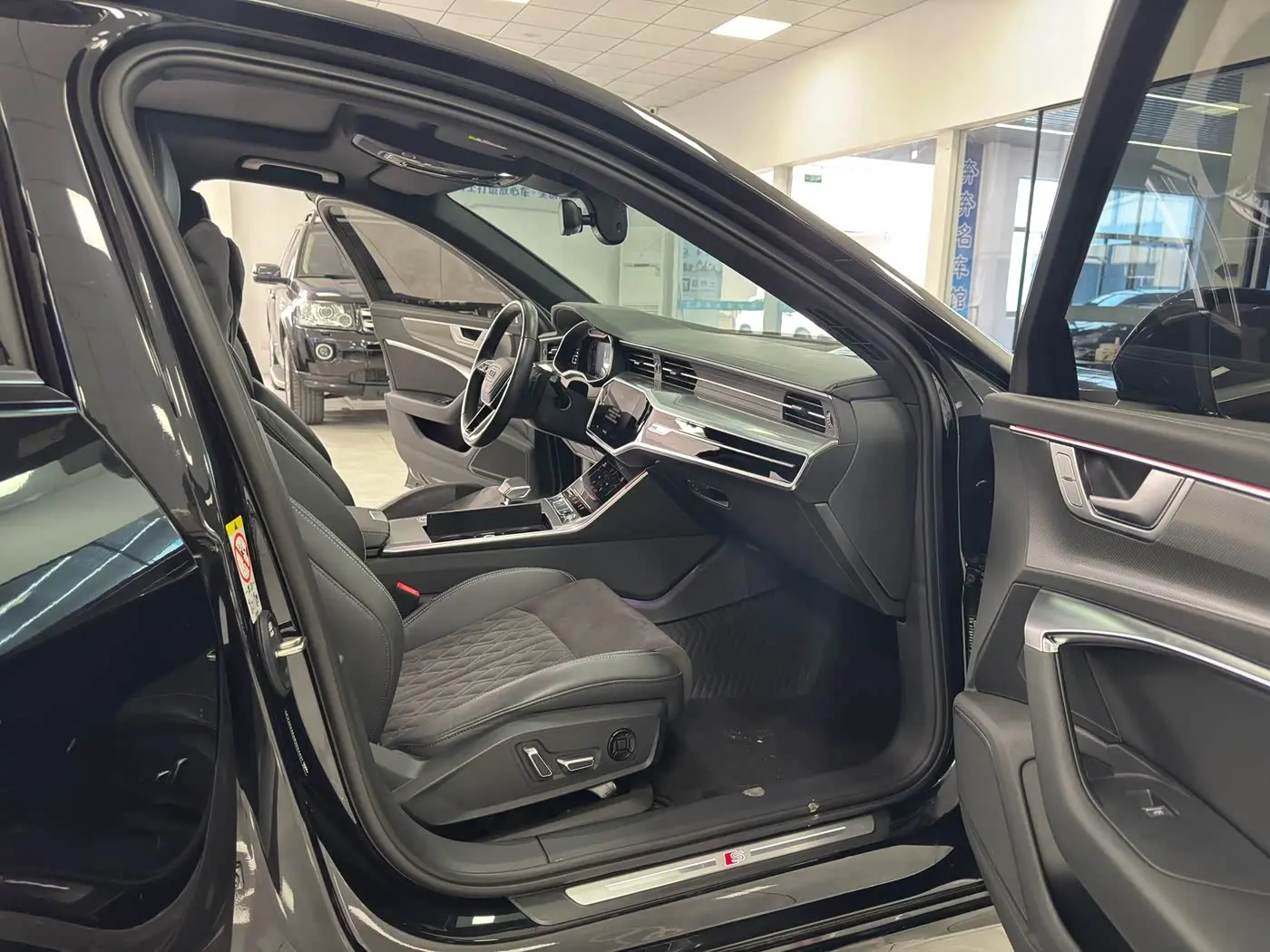 Audi A6L 2024 — Photo 10/15