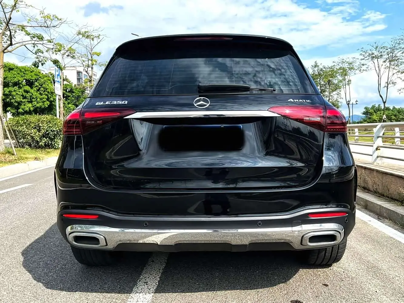 Mercedes-Benz GLE 2023 — Photo 3/8
