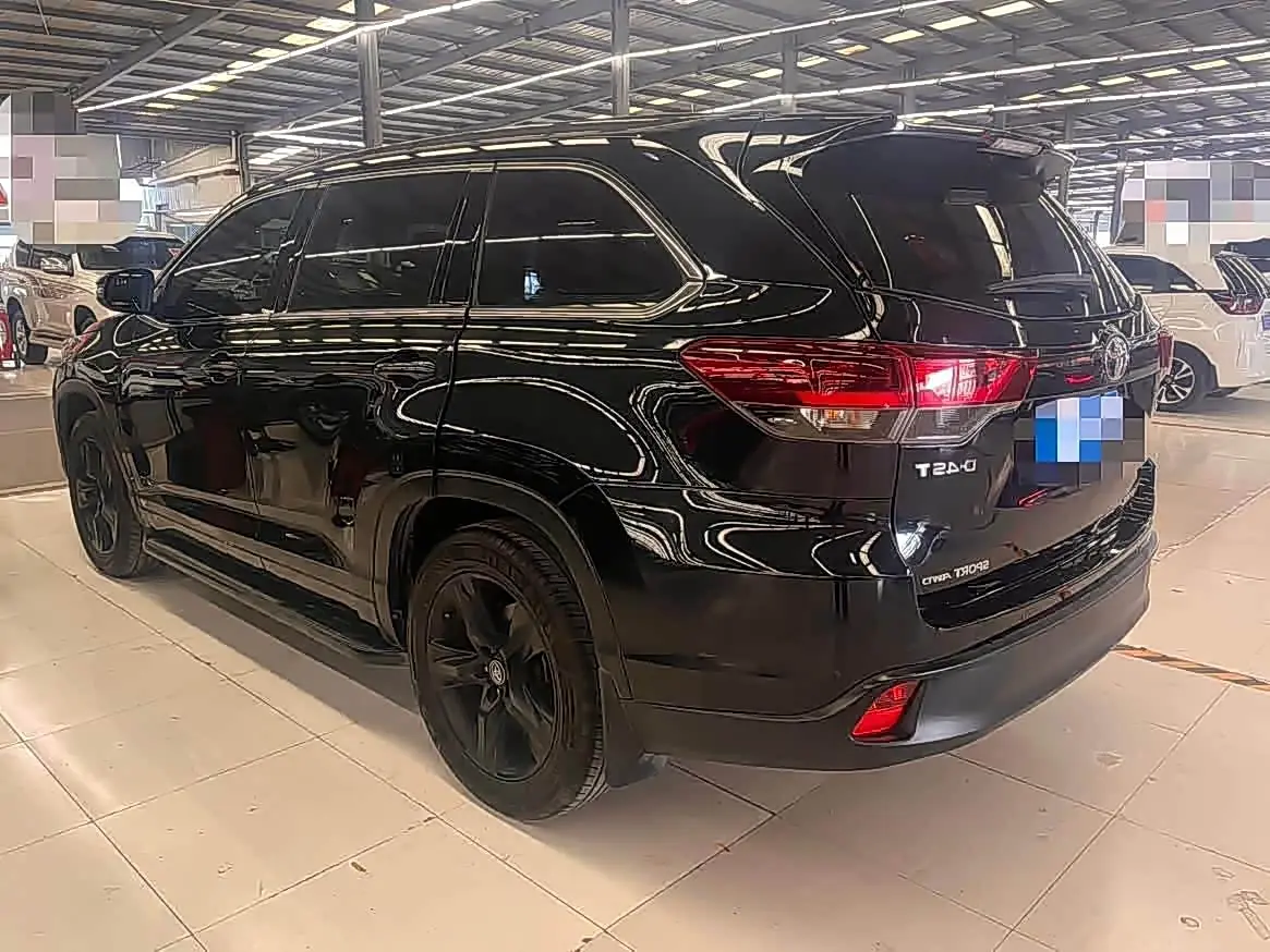 Toyota Highlander 2021 — Şəkil 15/15