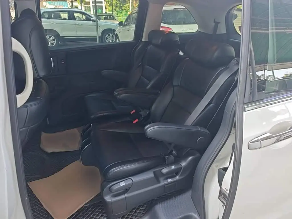 Honda Odyssey 2021 — Photo 17/20
