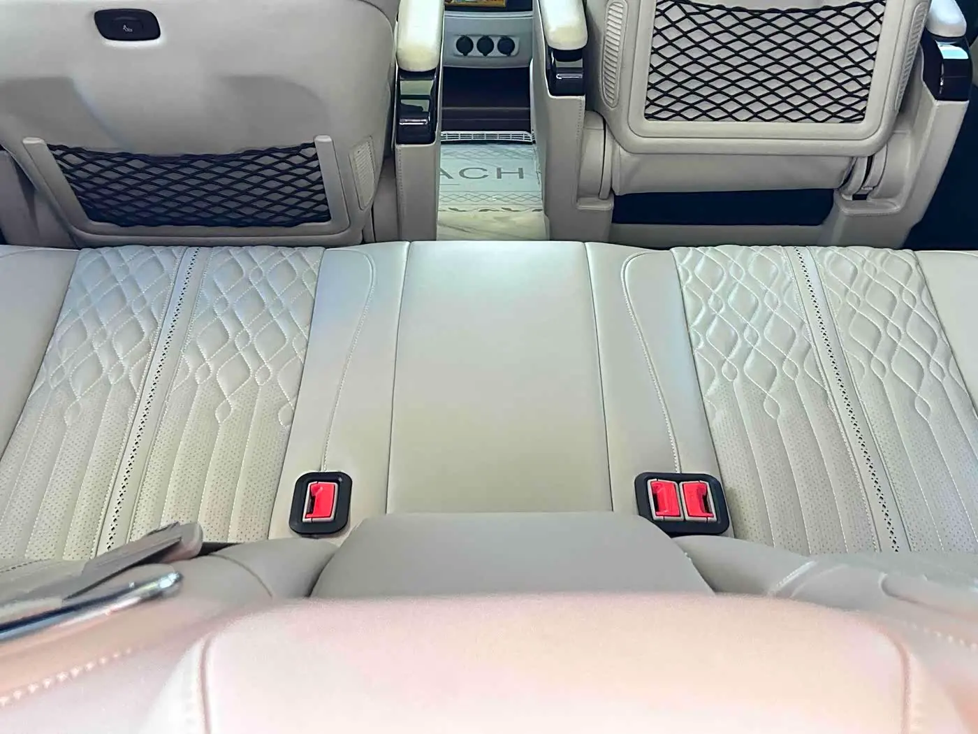 Mercedes-Benz V-Class 2021 — Photo 10/20