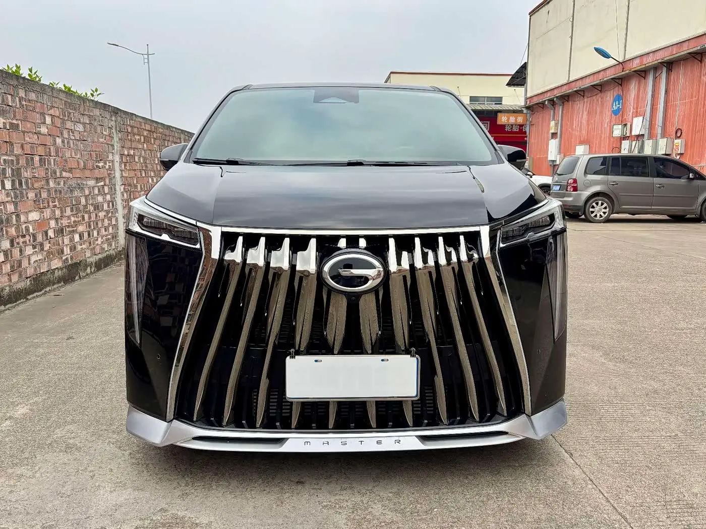 GAC Trumpchi Trumpchi M8 2024 — Photo 2/17