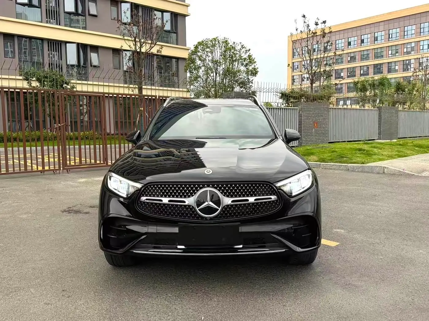 Mercedes-Benz GLC 2023 — Photo 2/9