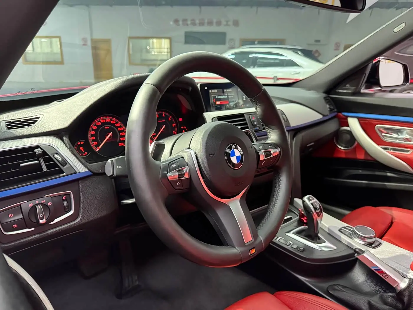BMW 3 Series GT 2018 — Фото 15/19